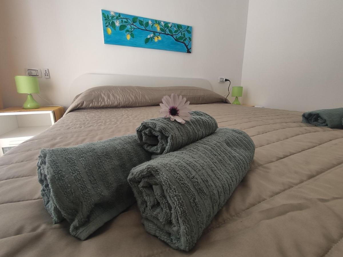 Casta Diva Holiday Rooms Катанія Екстер'єр фото