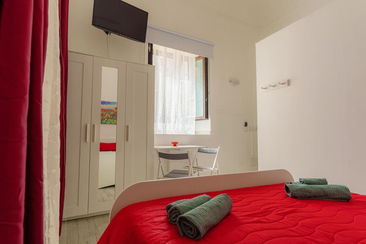 Casta Diva Holiday Rooms Катанія Екстер'єр фото