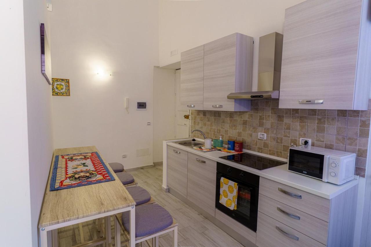 Casta Diva Holiday Rooms Катанія Екстер'єр фото